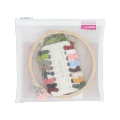 Bastidor de madera con figura para bordar