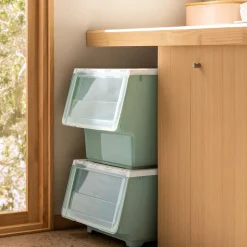Caja apilable de plástico con ruedas 45 L