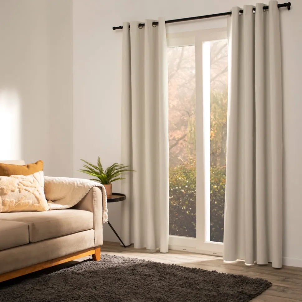 Cortina blackout color ojetillos 140x240 cm