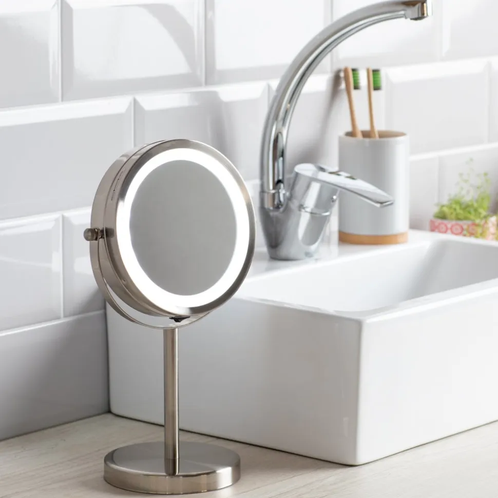 Espejo pedestal con luz led y aumento x5